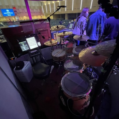 지구촌교회 분당성전 드럼부스 설치